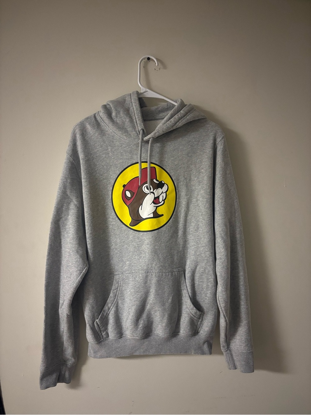 Buc-ee’s Gray Graphic Pullover Hoodie Size Medium Casual Cozy Sweatshirt